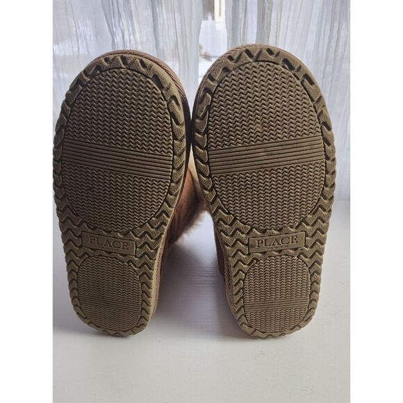 Children's Place Girls Size 4 Winter Shearling Style Boots - Picture 4 of 7